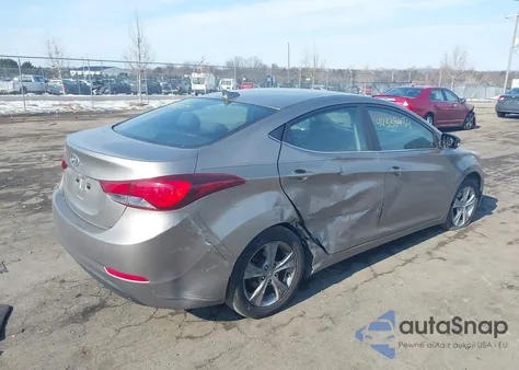 2016 Hyundai Elantra Value Edition z USA, uszkodzony, nr VIN 5NPDH4AE9GH740607
